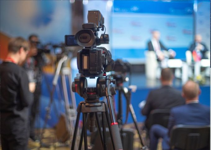 Nagrywanie spotkania przy pomocy kamery konferencyjnej